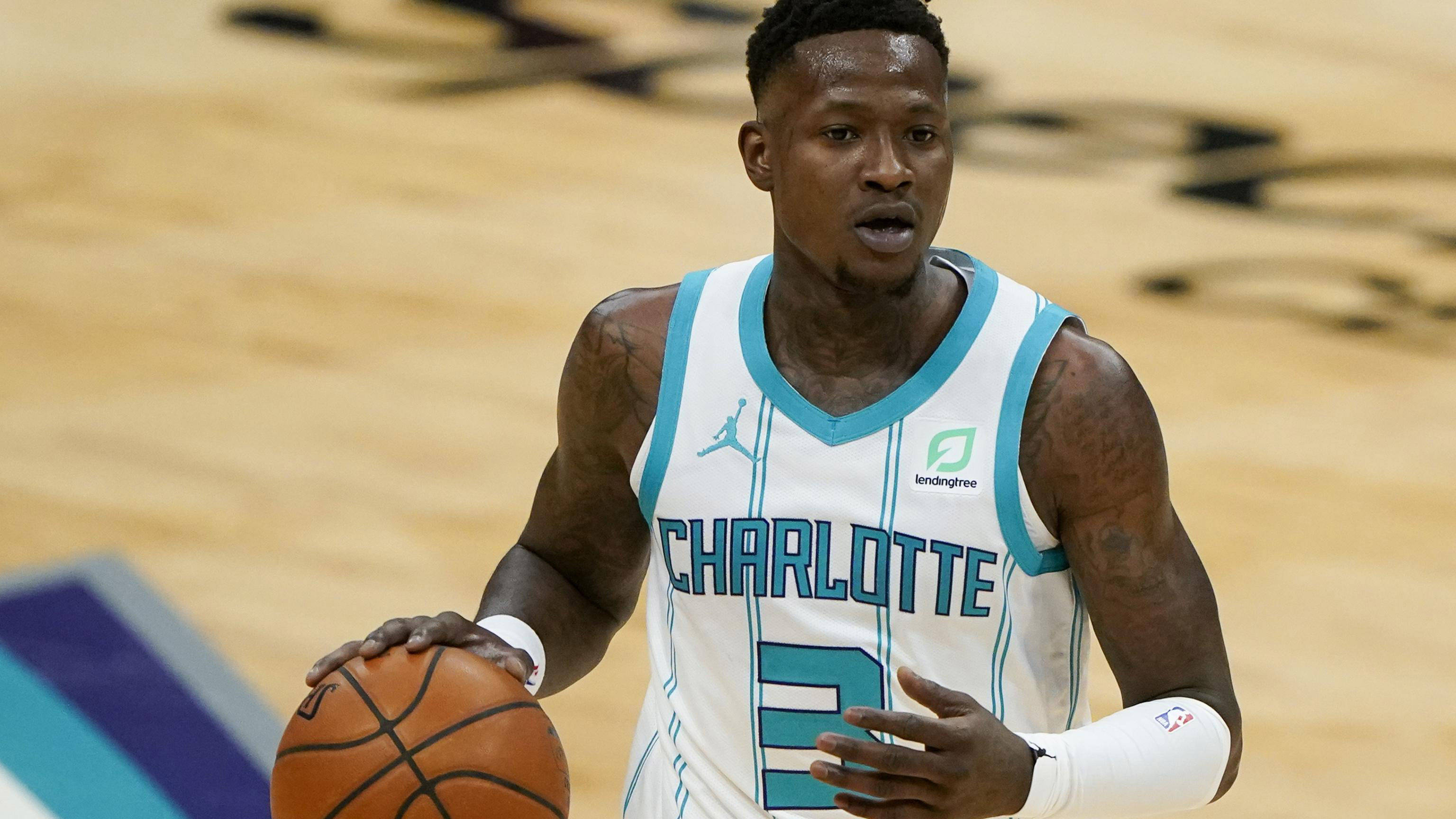 爱游戏tv-尼克斯力克火箭，易建联状态火热