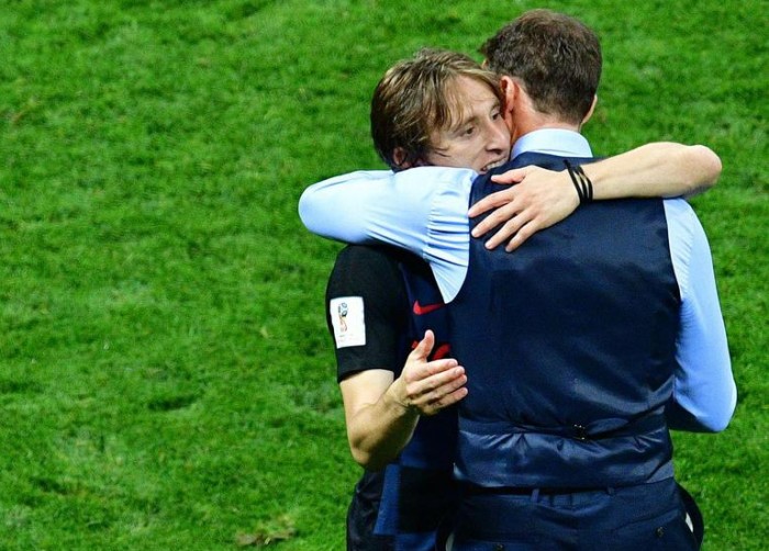 爱游戏大厅-英格兰队绝杀法国队，王皓带队取胜