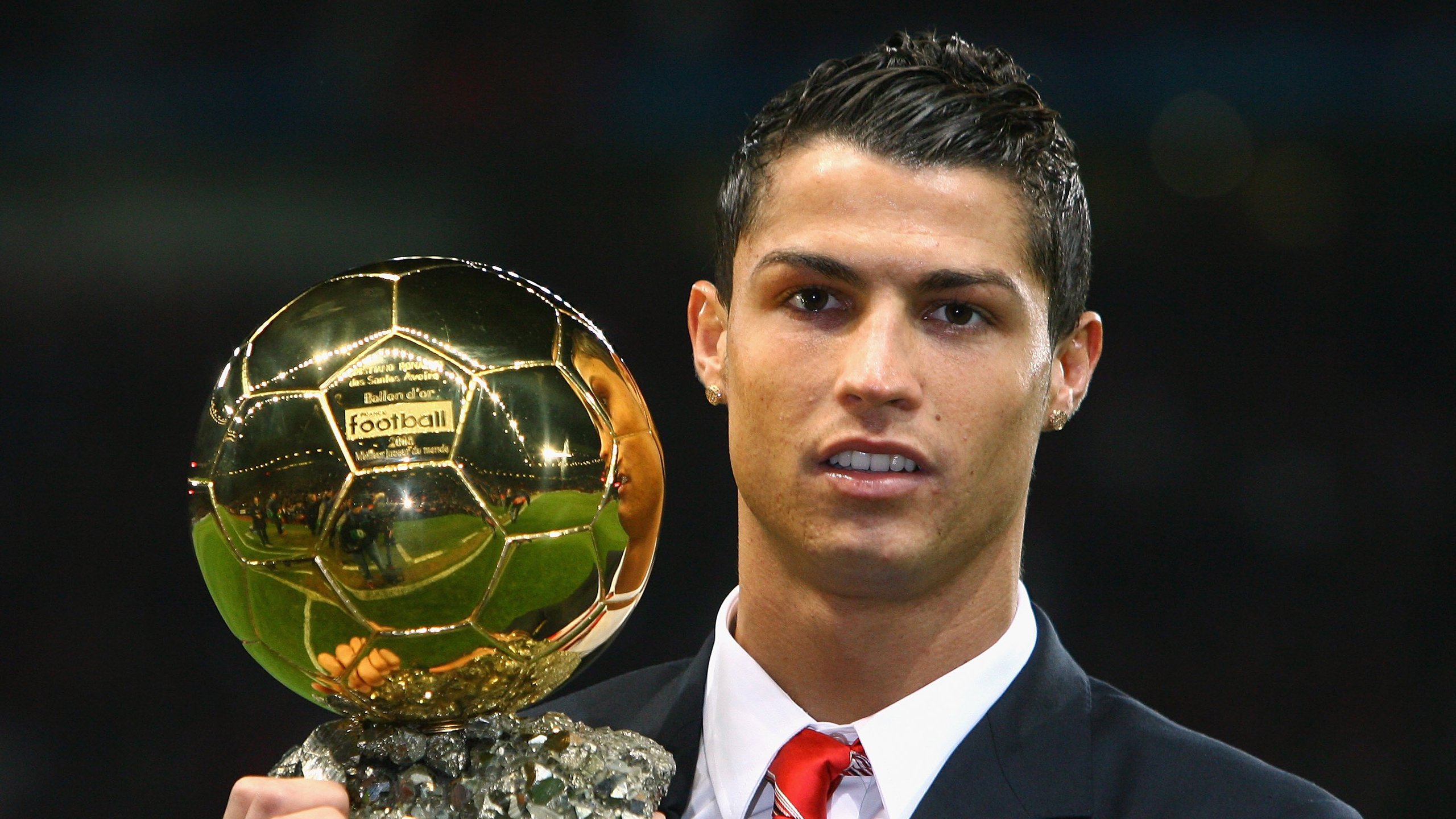 爱游戏体育-英超争冠焦点战，当罗马淘汰几内亚，足球版图如何重绘？